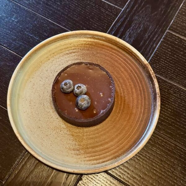 Тістечко шоколадне з малиново мʼятною начинкою